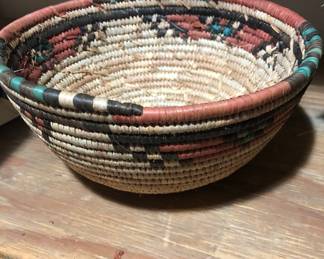 WOVEN BASKET