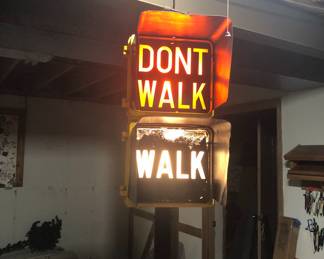 WALK/ DON'T WALK STREET SIGN