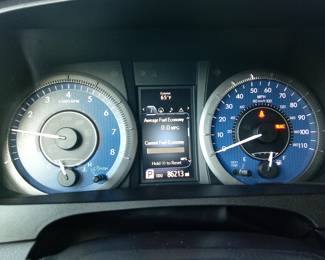 2017 Toyota Sienna XLE Limited AWD online auction.  See link in description