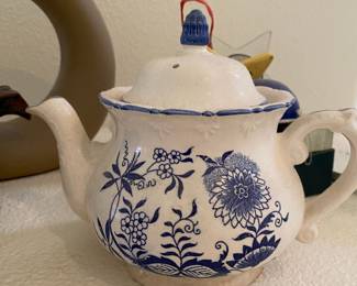  Japan Blue /White Floral Teapot
