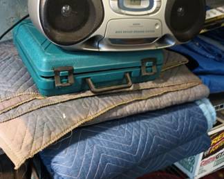 Philips Magnavox Portable Radio - AZ1010 