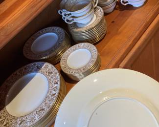 Wedgewood Bone China "Gold Florentine" Dinnerware Set