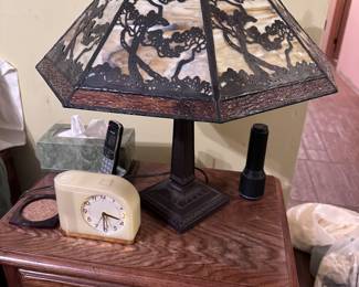 MCO clock
Stained Glass Lamp
Night Stand (2)