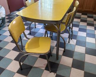 Chromcraft Mid Century Modern table and 4 chairs