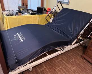 Medical Bed with adjustable head and foot controls