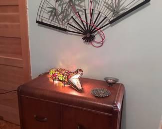 Vintage table
Metal Fan Art
Gator Light