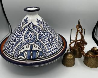 Williams Sonoma covered dish