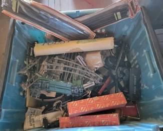 #15108 • Lionel Trains and Train Tracks
