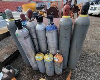 #80470 • 11 Carbon Dioxide Tanks
