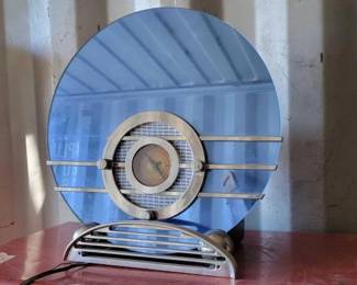 #15044 • Vintage Thomas Radio
