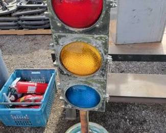 #80458 • Antique Stop Light
