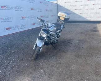 #186 • 2003 Suzuki SV650S
