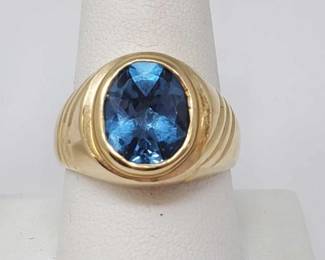 #734 • 14k Gold Ring with Topaz, 9g
