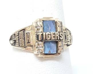 #876 • 10k Gold "Tigers" Ring with Topaz Stone, 5g
