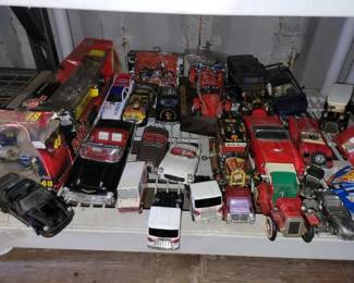 #15128 • Diecast Cars and Hot Wheels
