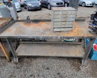 #80420 • Steel Workbench with Vice and Tool Box
