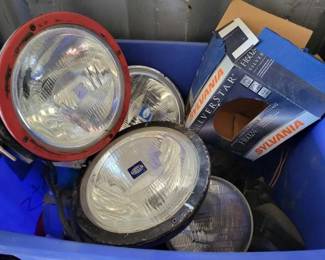 #15006 • Tote Of Outdoor Lights
