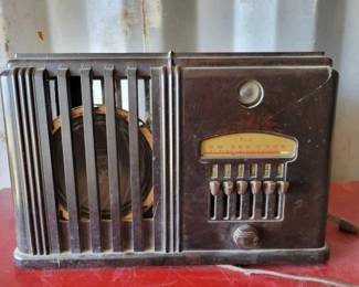 #15038 • Vintage Airline Radio
