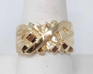 #732 • 14k Gold Ring, 9g
