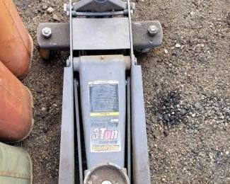 #80448 • 3 Ton Floor Jack
