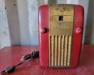 #15018 • Vintage Westinghouse Radio
