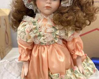 Vintage MYD Marian Yu Designs 16 Porcelain Doll New W Box
