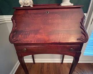 Ladies writing desk - excellent condition