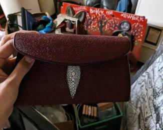 Vintage stingray clutch 