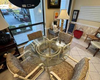 ✨Southern Lifestyle ✨
“Callee Burnet” Swivel, Tilt, Caster Dining Set 48” Round with 4 Arm Chairs and Cushions in Cinderella Spice 