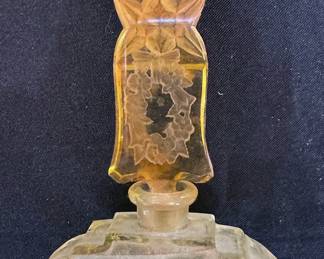 Vintage perfume dispenser