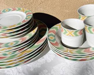 Vintage 80s plates, cups