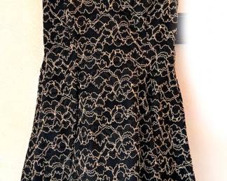 Women's clothing sizes ranging from petite 2-12, brands from Chicos, Pendleton, Brooks Brothers, DKNY, Eddie Bauer, JG Hook, Saks 5th Ave, Talbots, The Villager
Curated clothing from the late 1980s to 2010s
Purses
Scarves and accessories
Women's shoes sizes 6, 6.5, 7
