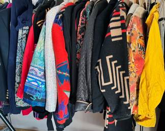 Women's clothing sizes ranging from petite 2-12, brands from Chicos, Pendleton, Brooks Brothers, DKNY, Eddie Bauer, JG Hook, Saks 5th Ave, Talbots, The Villager
Curated clothing from the late 1980s to 2010s
Purses
Scarves and accessories
Women's shoes sizes 6, 6.5, 7

