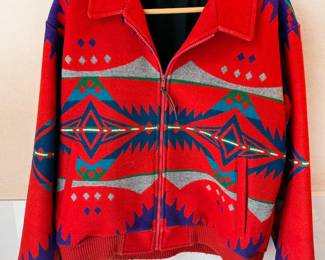 Women's clothing sizes ranging from petite 2-12, brands from Chicos, Pendleton, Brooks Brothers, DKNY, Eddie Bauer, JG Hook, Saks 5th Ave, Talbots, The Villager
Curated clothing from the late 1980s to 2010s
Purses
Scarves and accessories
Women's shoes sizes 6, 6.5, 7
