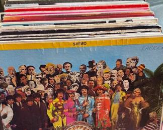 Vinyl records with an emphasis on Big Band