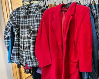 Women's clothing sizes ranging from petite 2-12, brands from Chicos, Pendleton, Brooks Brothers, DKNY, Eddie Bauer, JG Hook, Saks 5th Ave, Talbots, The Villager
Curated clothing from the late 1980s to 2010s
Purses
Scarves and accessories
Women's shoes sizes 6, 6.5, 7
