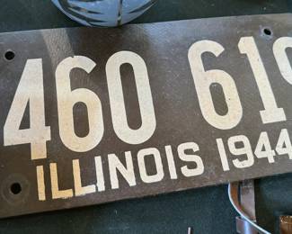 vintage Illinois license plate (1944)