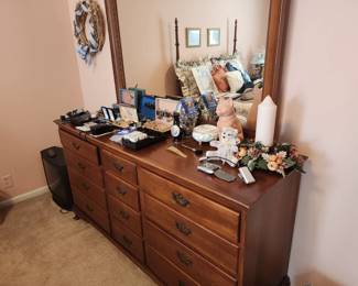 Continental Dresser