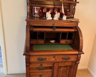 Antique Ladies Roll Top Desk