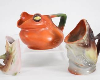 55: 3PC Royal Bayreuth Fish & Frog Creamers & Pitcher