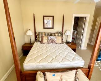 Four poster bed with mattress