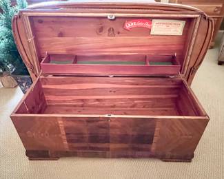 Lane cedar chest