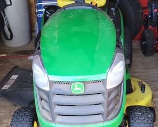 John Deere 4' Deck Auto riding mower.  Attachment.  214 hours use.