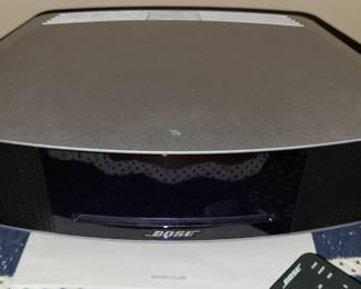 Bose Wave table radio with remote.   Exl condition.