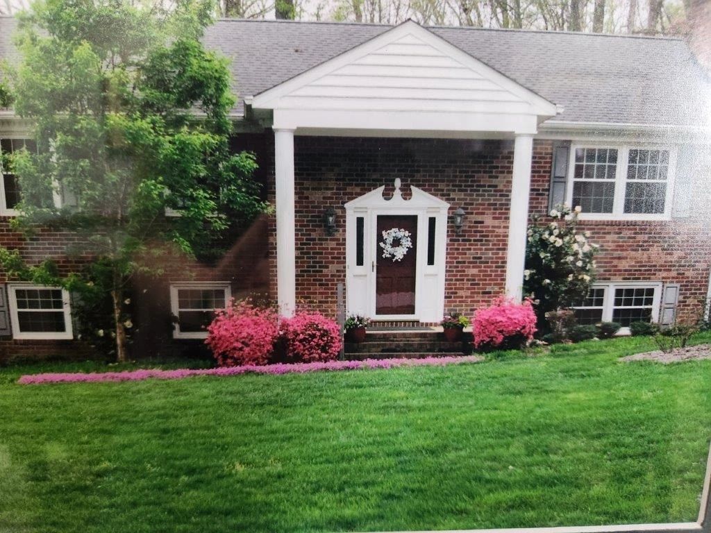 Stuts Lane * N. Chesterfield, VA  23236