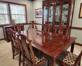 Dining Room Set for Sale (Item on Buffet blanked out as it is not for sale)