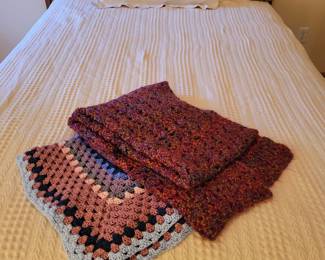 Complete full size bed.