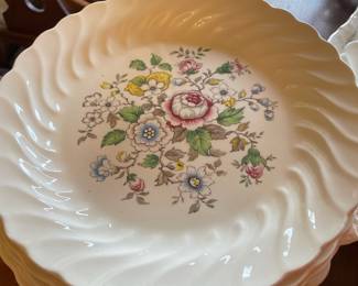 Set of 6 Royal China Floral Center Dinner Plates