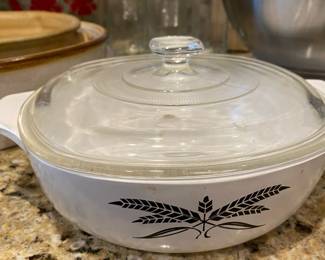 Anchor Hocking Black Wheat Casserole Dish with Lid