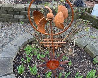Ginkgo Leaf with Ball Spinner Stake